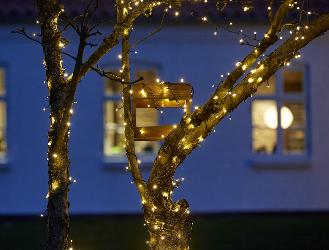 SNOTRA light string Light string wrapped around a tree