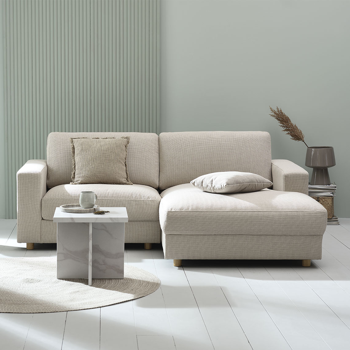 TORNEMARK chaise longue sofa Beige 2-seater sofa with chaise longue in a modern and minimalistic living area