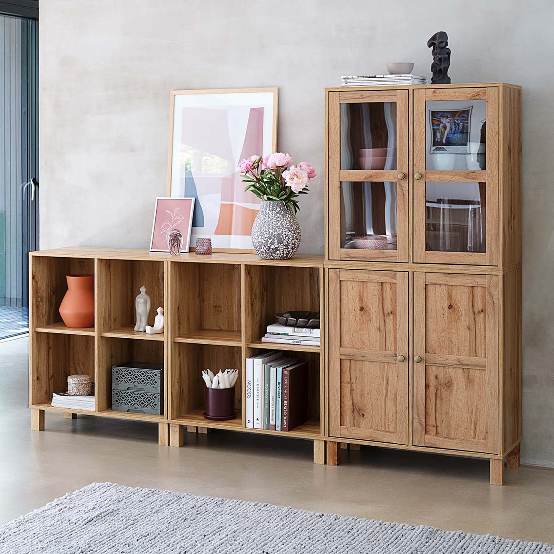 SKALS wall unit modules in three versions: 4 compartments, 2 doors and 2 doors with glass panes Wall unit modules in three variants; a unit with four compartments, a unit with two doors and a unit with two doors with glass panes