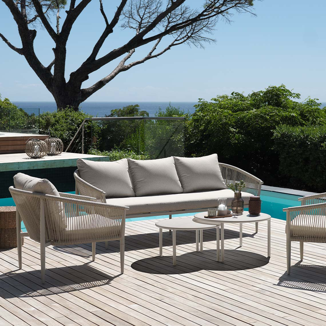 KIRKENES maintenance-free garden lounge set Bright beige, maintenance-free garden lounge set on patio by pool