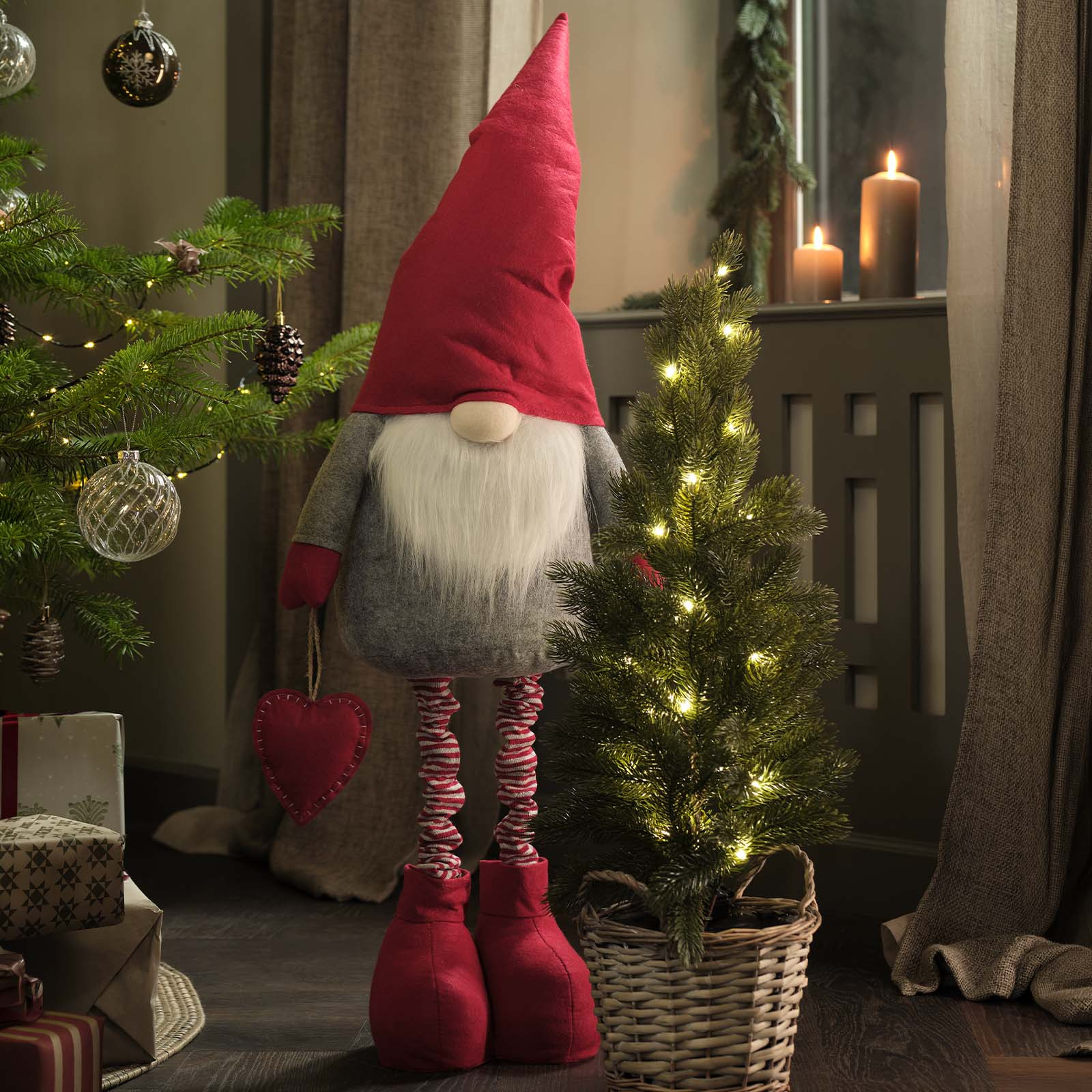 The legs of the BRONSIT Christmas elf can be adjusted in length Tall Christmas elf with adjustable legs