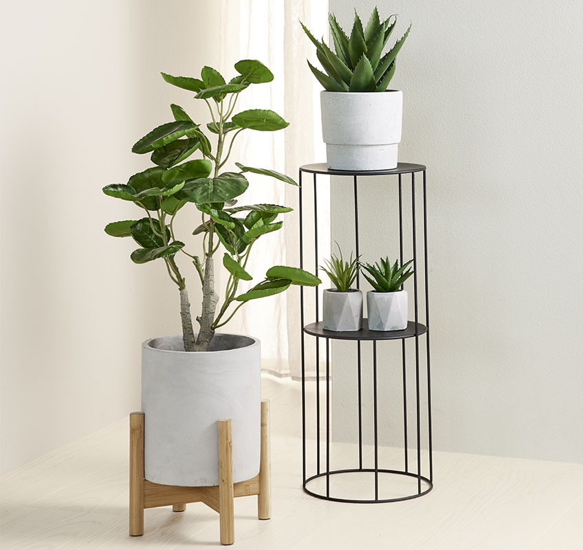ARVID, STEINAR and TORGEIR artificial plants Three green artificial plants in grey planters and in different sizes and shapes