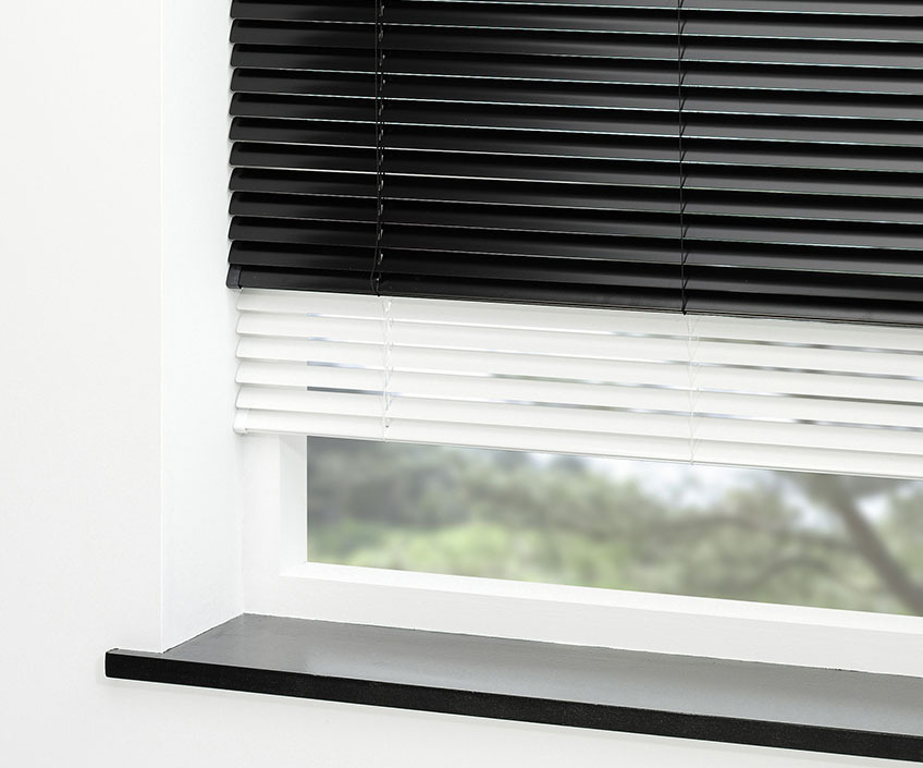 BRU venetian blinds Venetian blinds in black and white